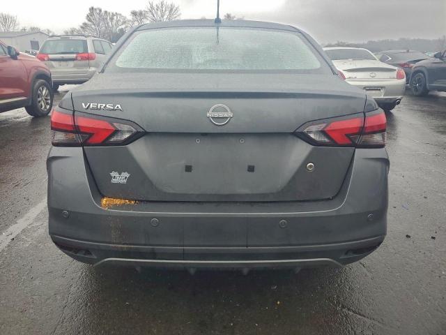 Nissan Versa S Image 7