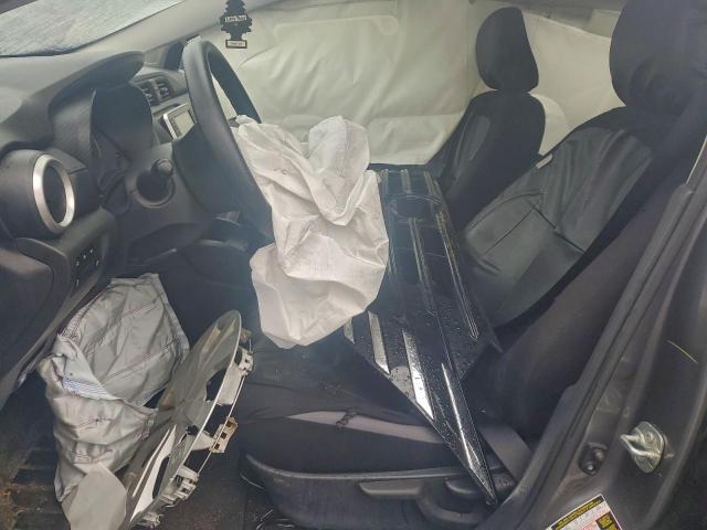 Nissan Versa S Image 8