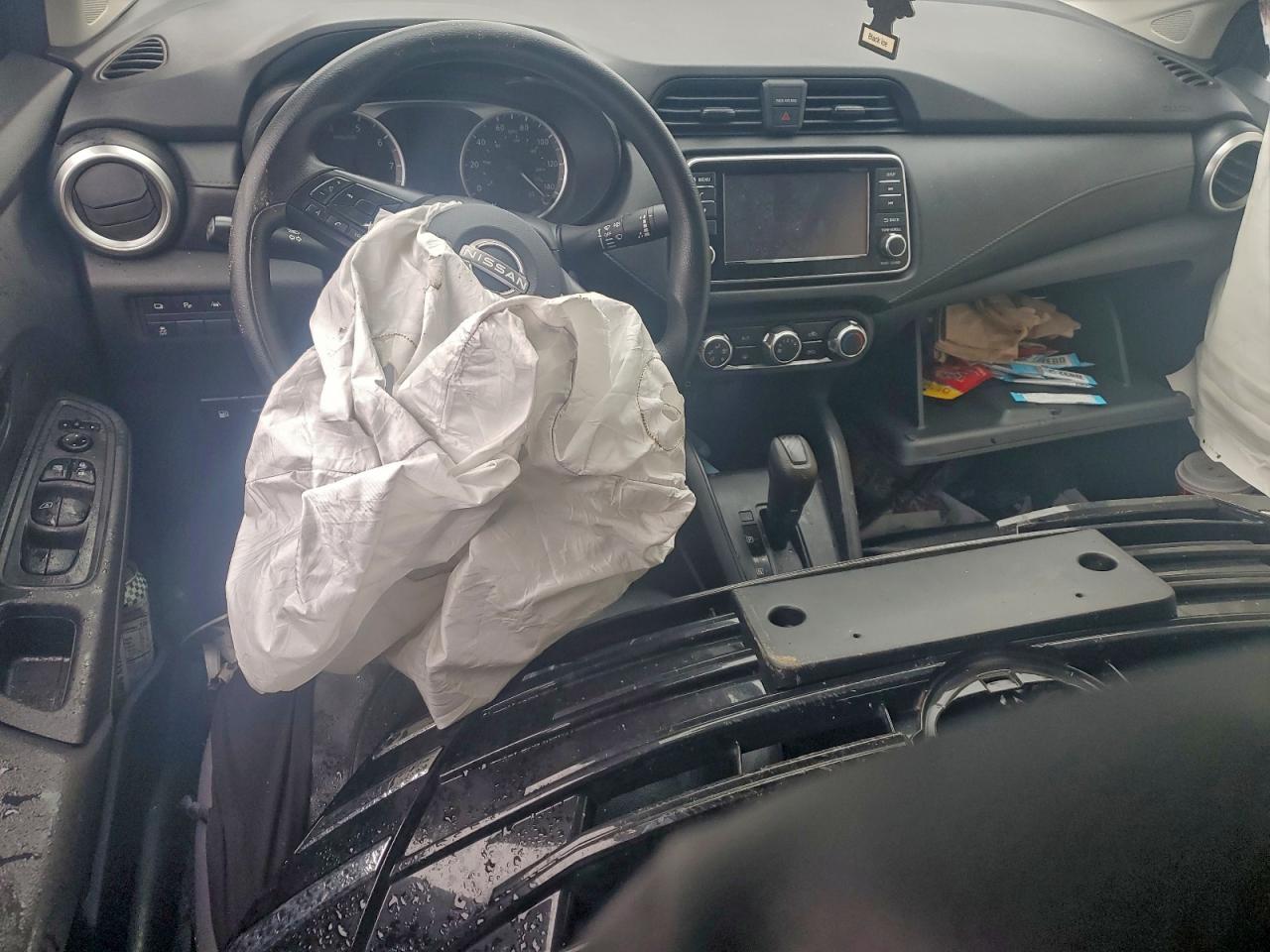 Nissan Versa S Image 5