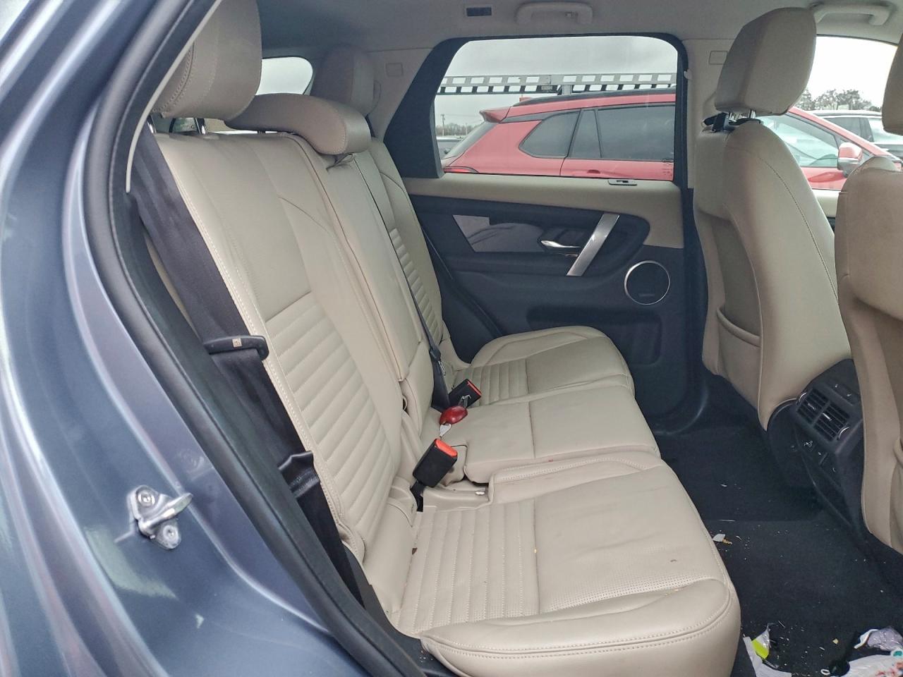 Land Rover Discovery Se Image 10