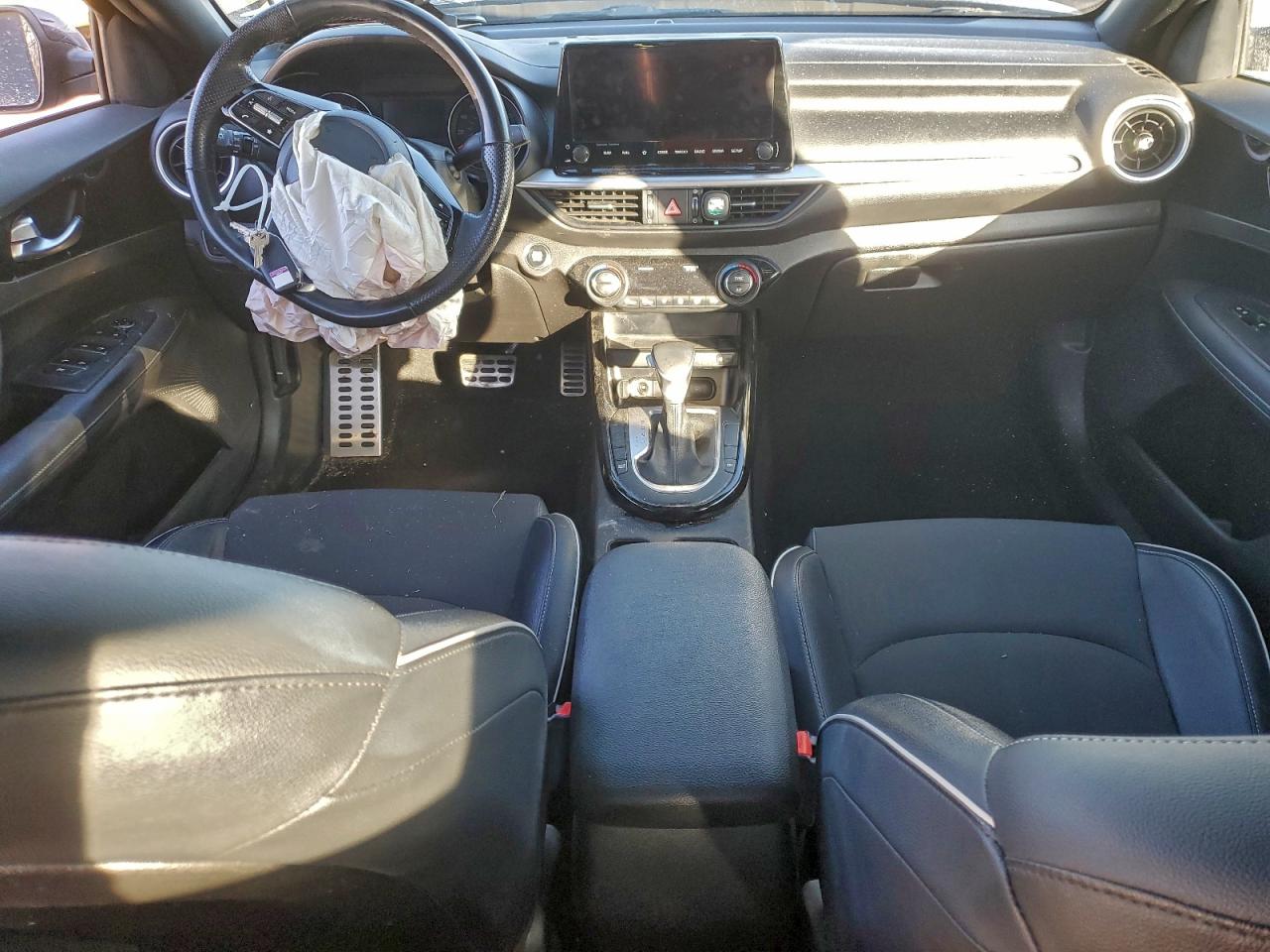 Kia Forte Gt Line Image 4