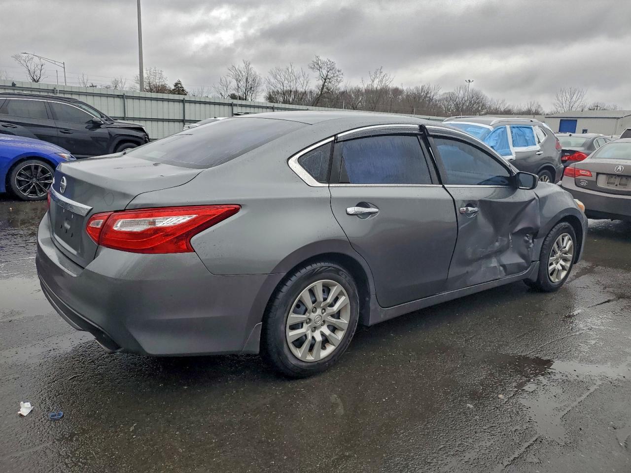 Nissan Altima 2.5 Image 4