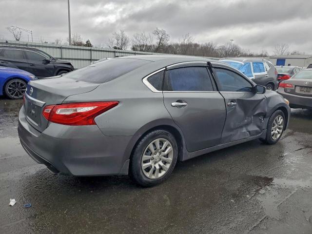 Nissan Altima 2.5 Image 4