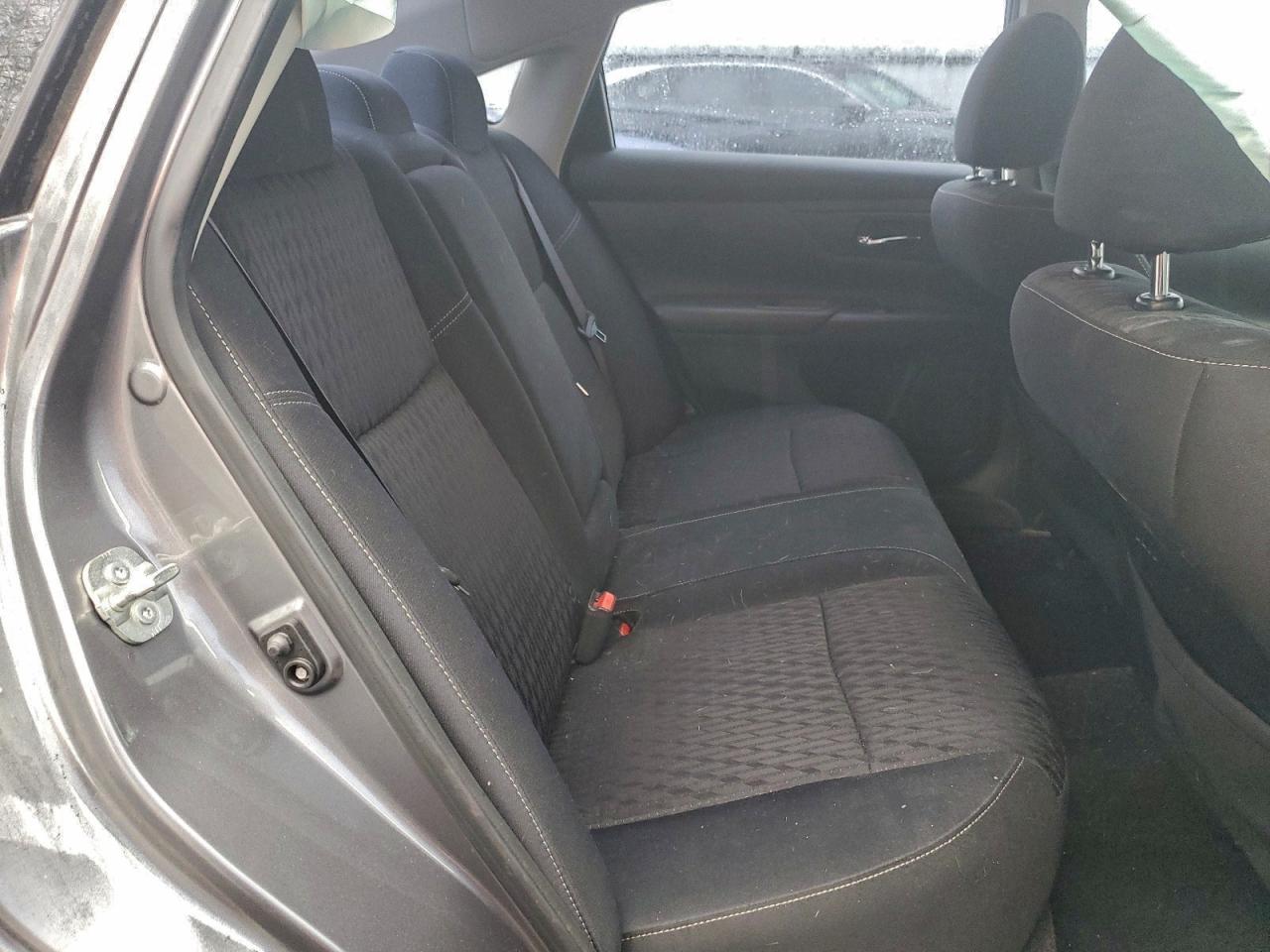 Nissan Altima 2.5 Image 10