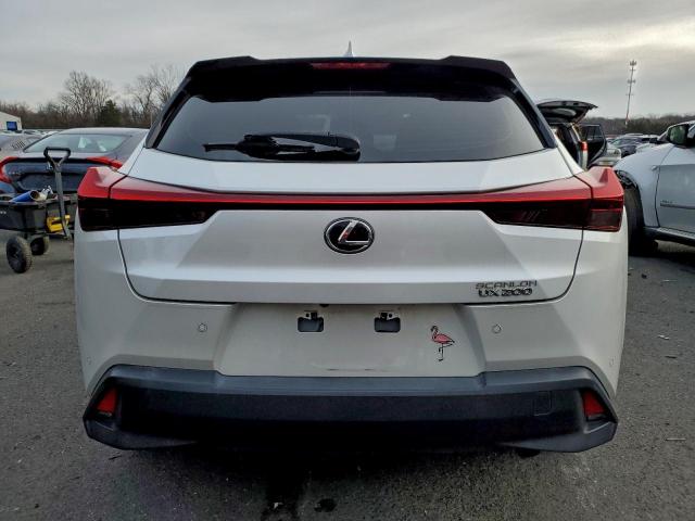 Lexus Ux 200 Image 7