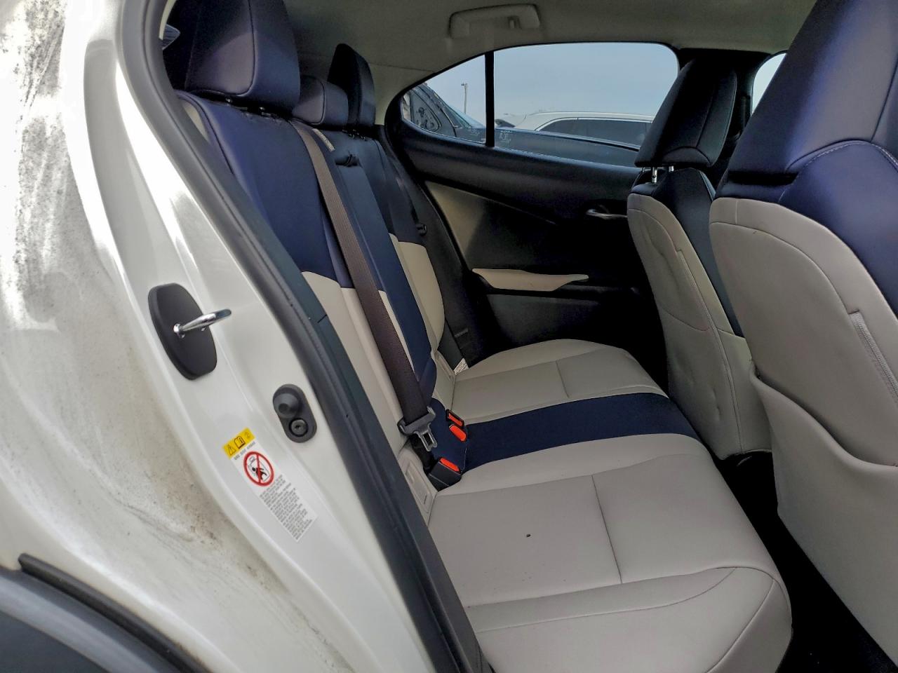 Lexus Ux 200 Image 9