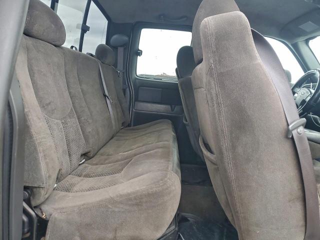 Chevrolet Silverado K3500 Image 12