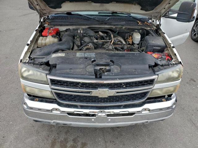 Chevrolet Silverado K3500 Image 7