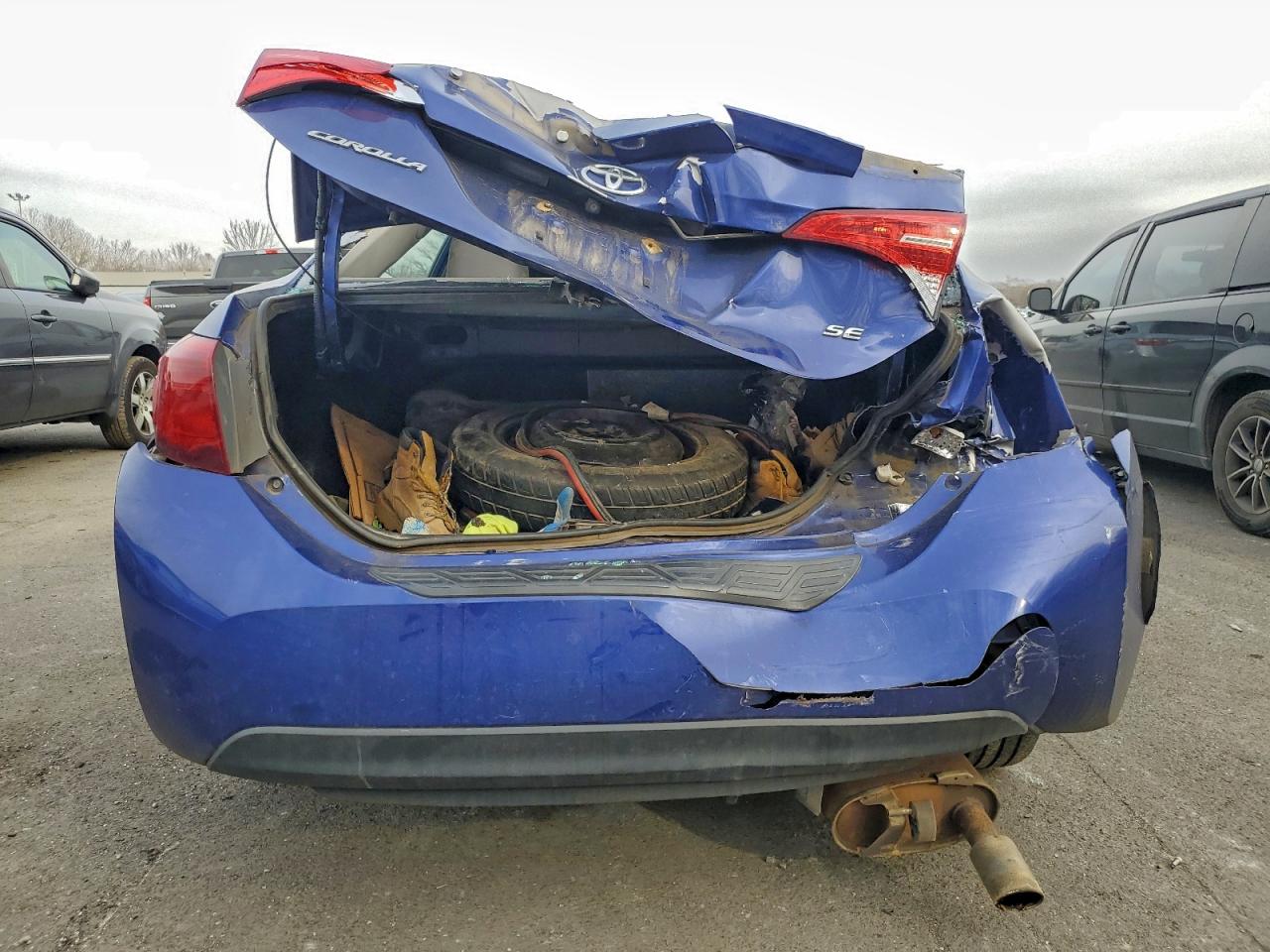 Toyota Corolla L Image 7