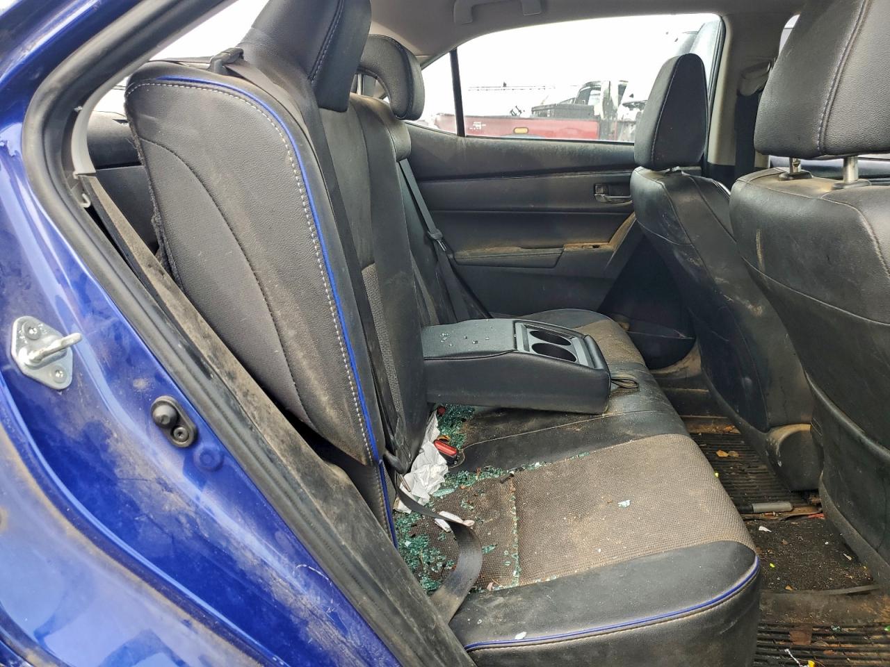 Toyota Corolla L Image 5