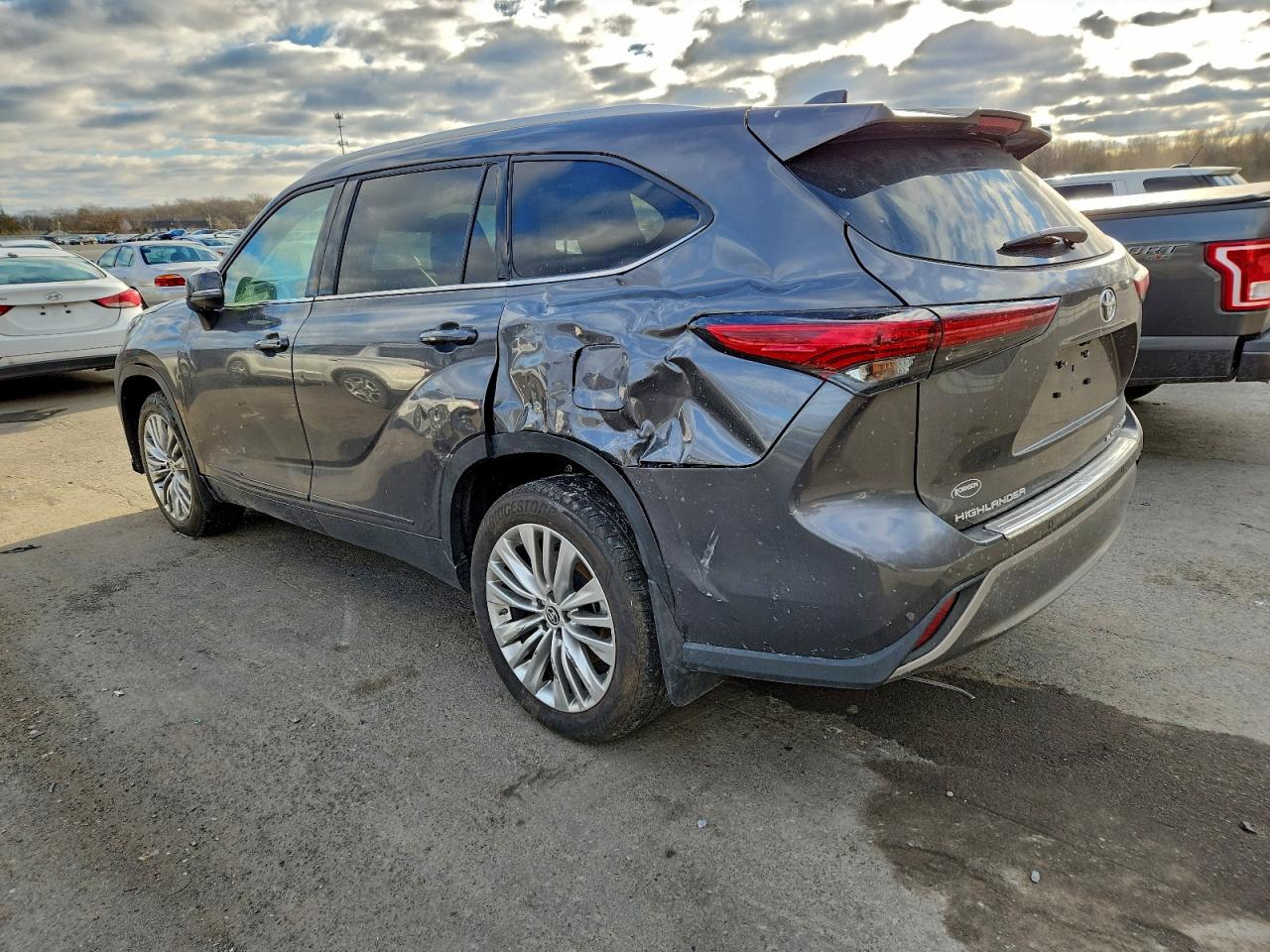 Toyota Highlander Le Image 2