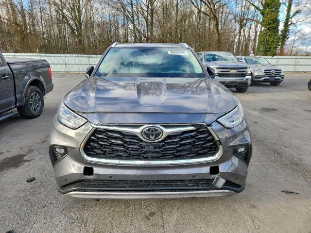 Toyota Highlander Le Image 12