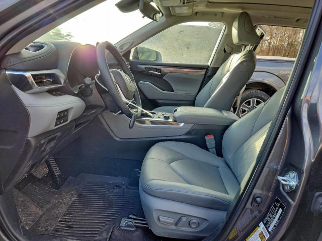 Toyota Highlander Le Image 10