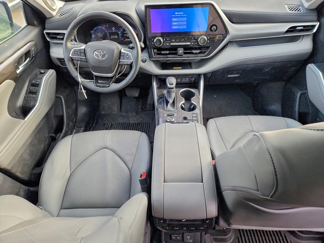 Toyota Highlander Le Image 9