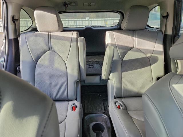 Toyota Highlander Le Image 5