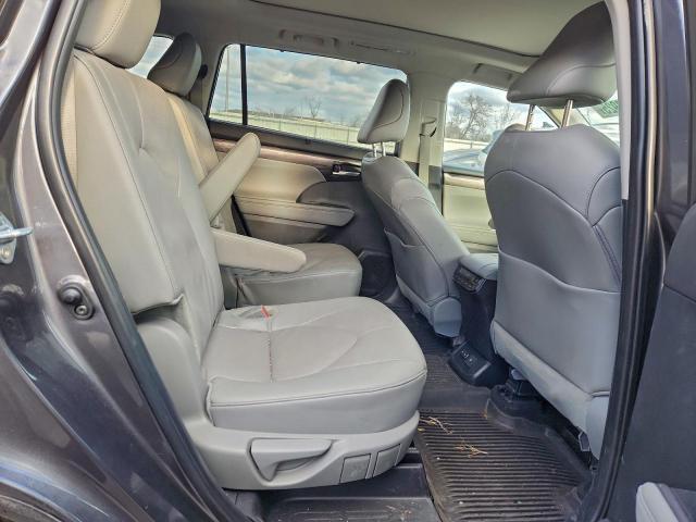 Toyota Highlander Le Image 11