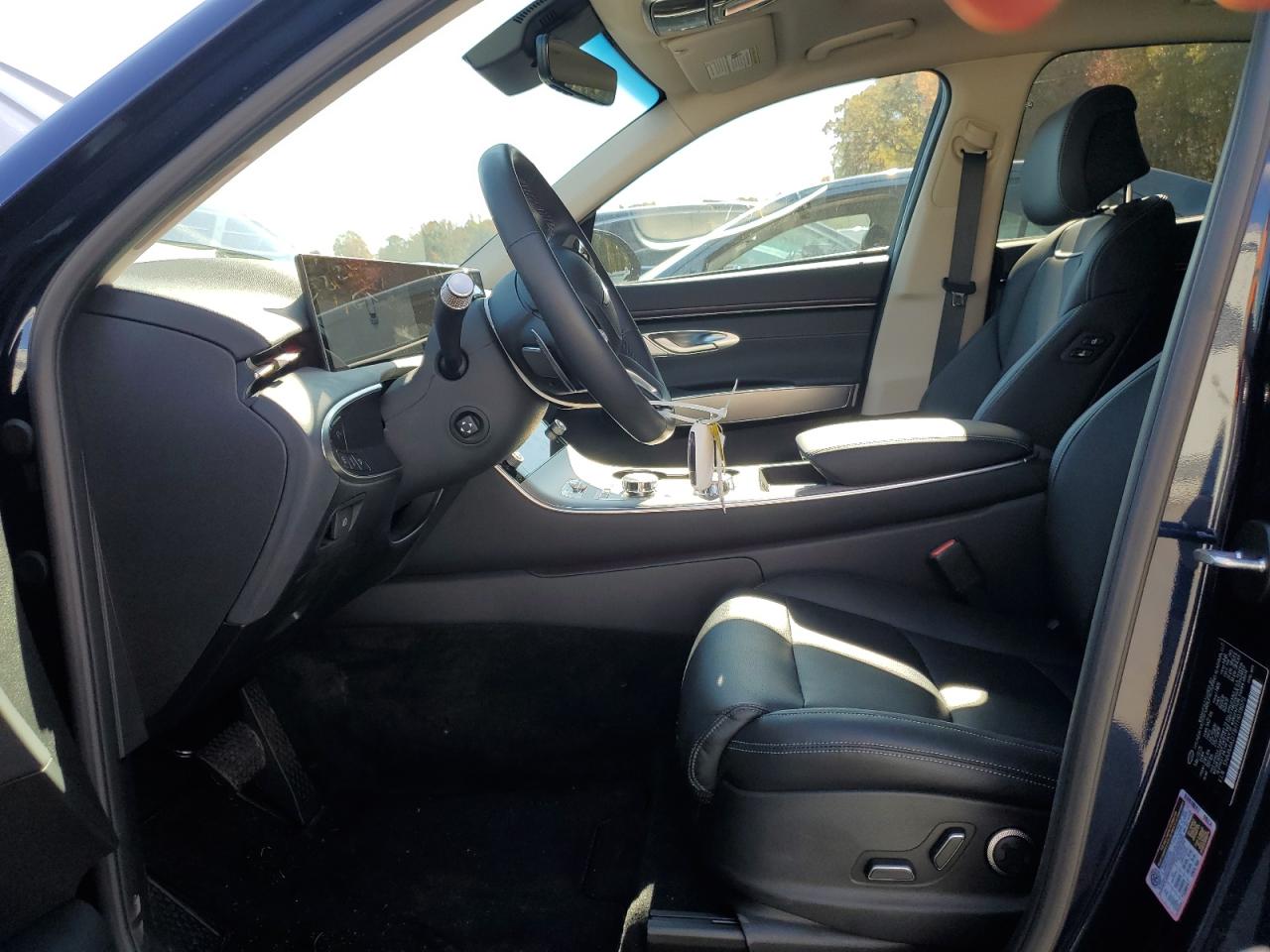 Genesis Gv70 Base Base Image 6